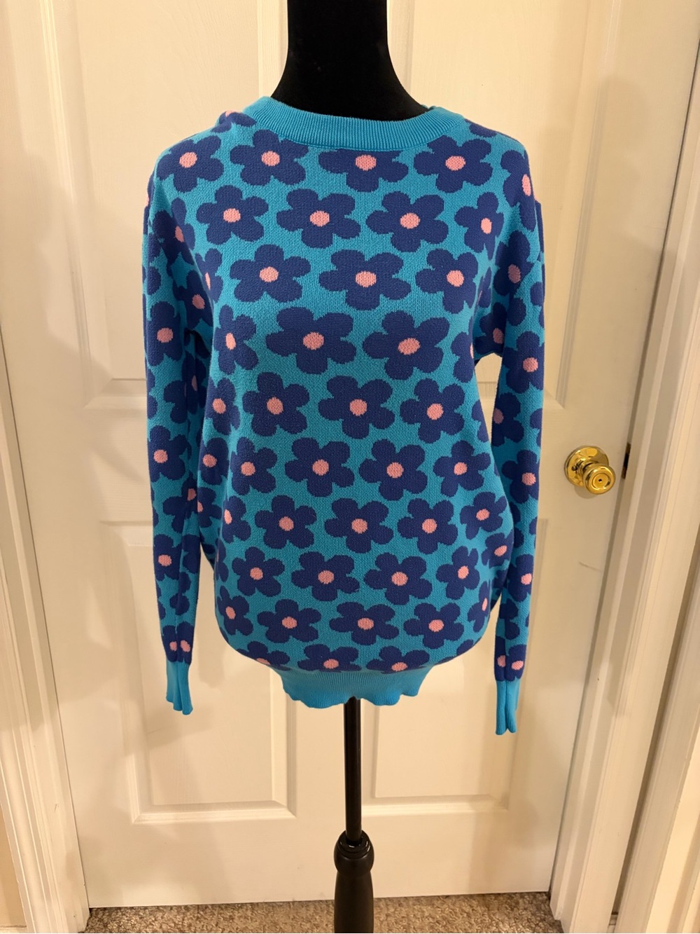 Retro Blue Pink Daisy Floral 100% Cotton Crewneck Sweater Cottagecore women’s